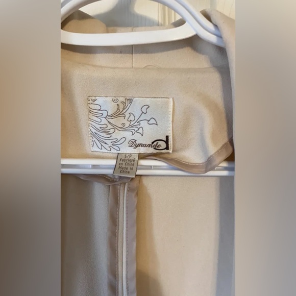 Dynamite beige blazer - Picture 3 of 3